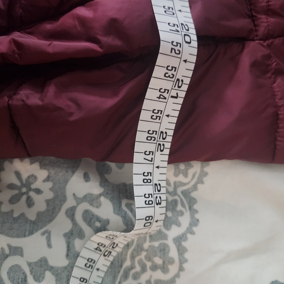 Burgandy puffer vest - Picture 5 of 6